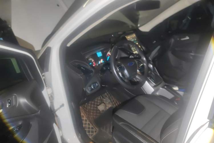 Used Ford Kuga 2015 1.5L GTDi Two-Wheel Drive Fashion Edition Driver Seat