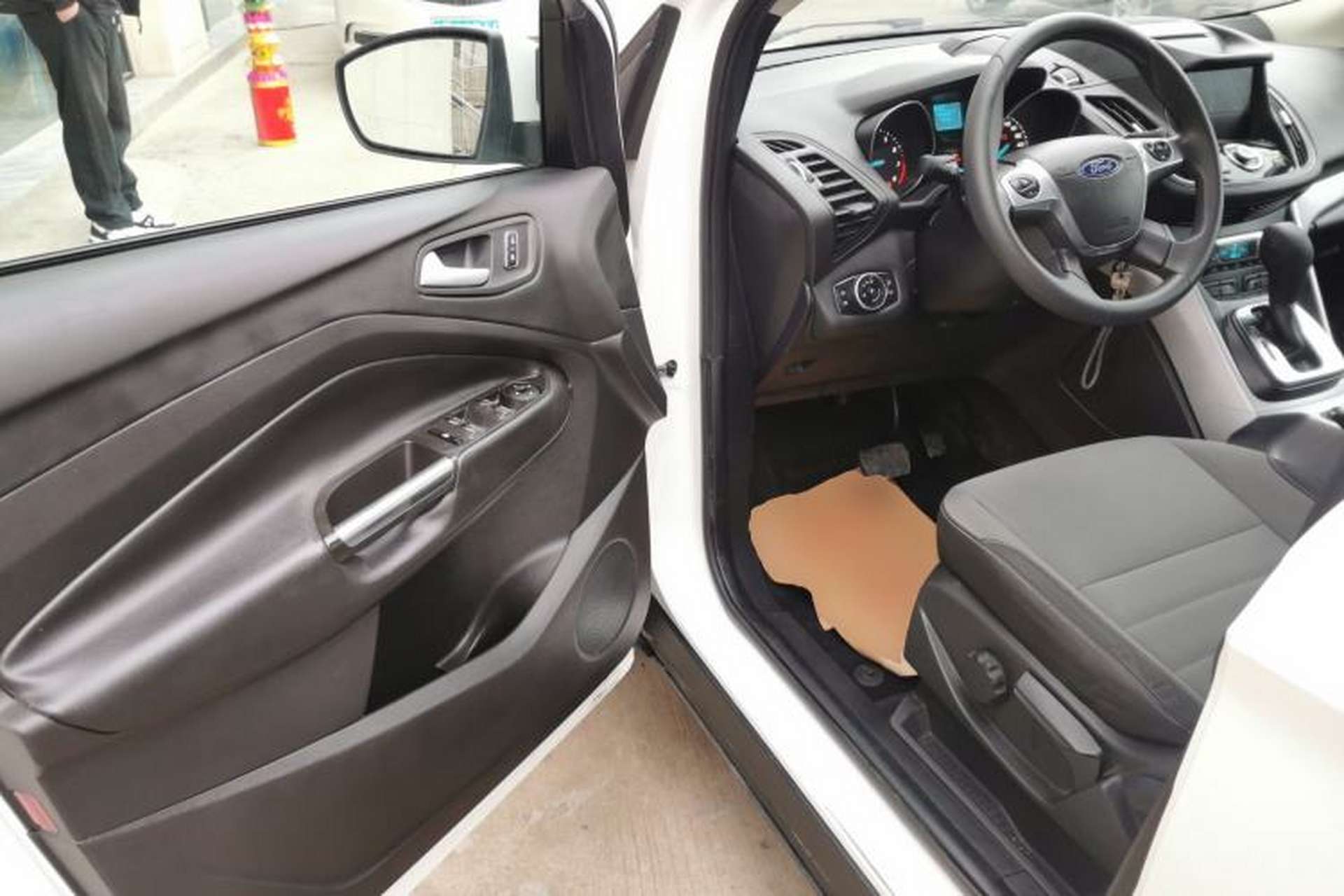 Used Ford Kuga 2015 1.5L GTDi Two-Wheel-Drive Comfort Model Driver Seat