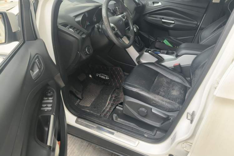 Used Ford Kuga 2015 1.5L GTDi Two-Wheel-Drive Comfort Model Driver Seat