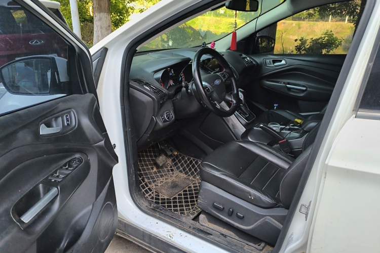 Used Ford Kuga 2015 2.0L GTDi Four-Wheel Drive Elite Model Driver Seat