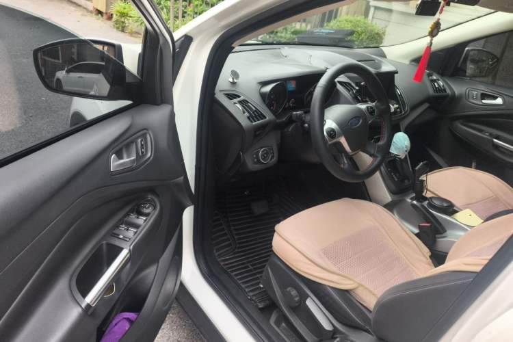 Used Ford Kuga 2015 1.5L GTDi Two-Wheel-Drive Comfort Model Driver Seat