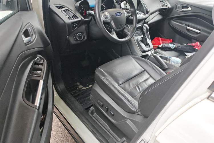 Used Ford Kuga 2015 2.0L GTDi Four-Wheel Drive Prestige Model Driver Seat