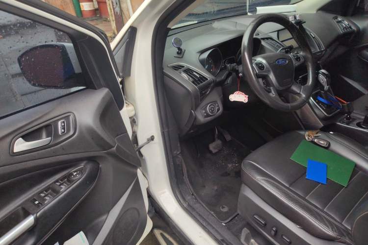 Used Ford Kuga 2015 2.0L GTDi Four-Wheel Drive Elite Model Driver Seat