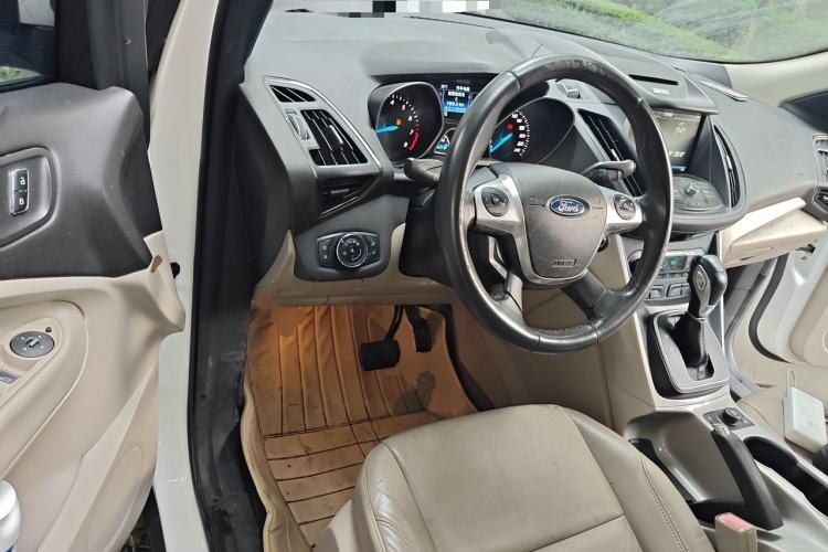 Used Ford Kuga 2015 2.0L GTDi Four-Wheel Drive Elite Model Driver Seat