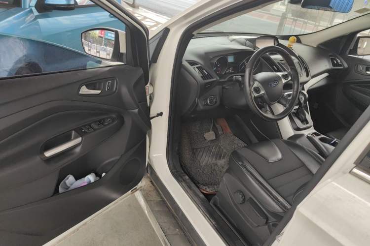 Used Ford Kuga 2015 1.5L GTDi Two-Wheel-Drive Comfort Model Driver Seat