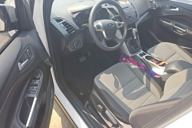 Used Ford Kuga 2015 1.5L GTDi Two-Wheel-Drive Comfort Model Driver Seat