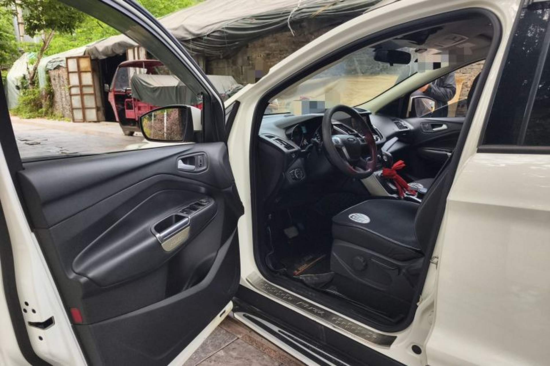 Used Ford Kuga 2015 1.5L GTDi Two-Wheel-Drive Comfort Model Driver Seat