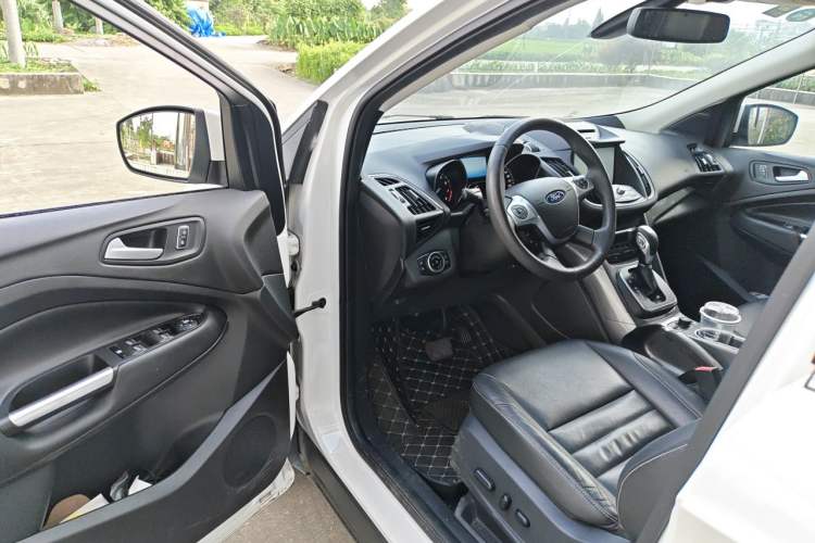 Used Ford Kuga 2015 2.0L GTDi Four-Wheel Drive Elite Model Driver Seat