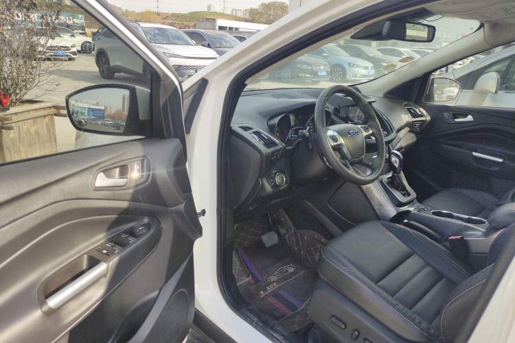 Used Ford Kuga 2015 2.0L GTDi Four-Wheel Drive Prestige Model Driver Seat