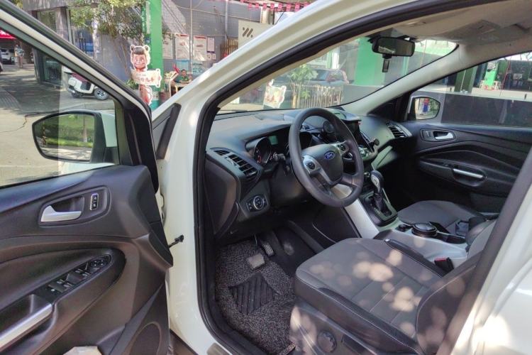 Used Ford Kuga 2015 1.5L GTDi Two-Wheel-Drive Comfort Model Driver Seat