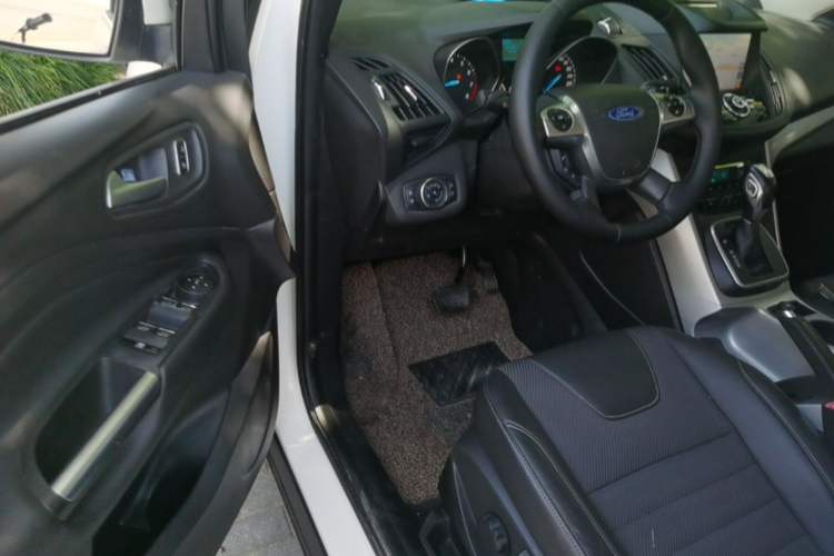 Used Ford Kuga 2015 1.5L GTDi Two-Wheel-Drive Comfort Model Driver Seat