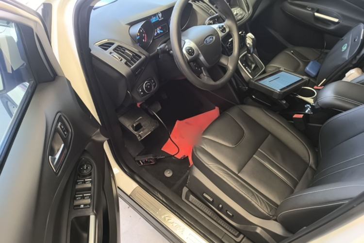 Used Ford Kuga 2015 2.0L GTDi Four-Wheel-Drive Sport Model Driver Seat