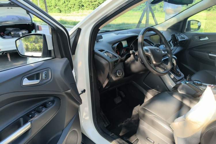 Used Ford Kuga 2015 1.5L GTDi Four-Wheel-Drive Elite Model Driver Seat