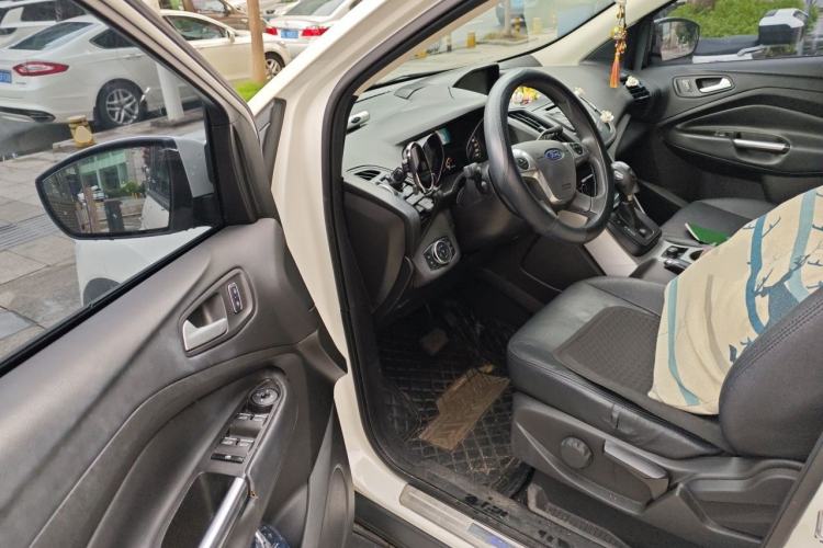 Used Ford Kuga 2015 1.5L GTDi Two-Wheel-Drive Comfort Model Driver Seat