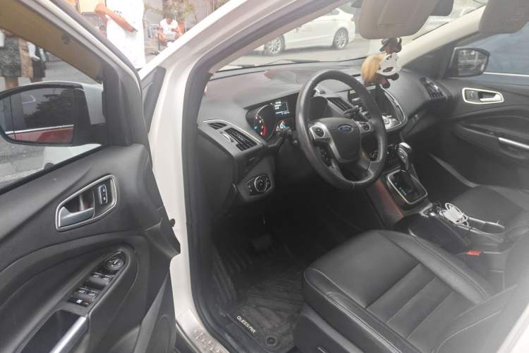 Used Ford Kuga 2015 2.0L GTDi Four-Wheel Drive Prestige Model Driver Seat
