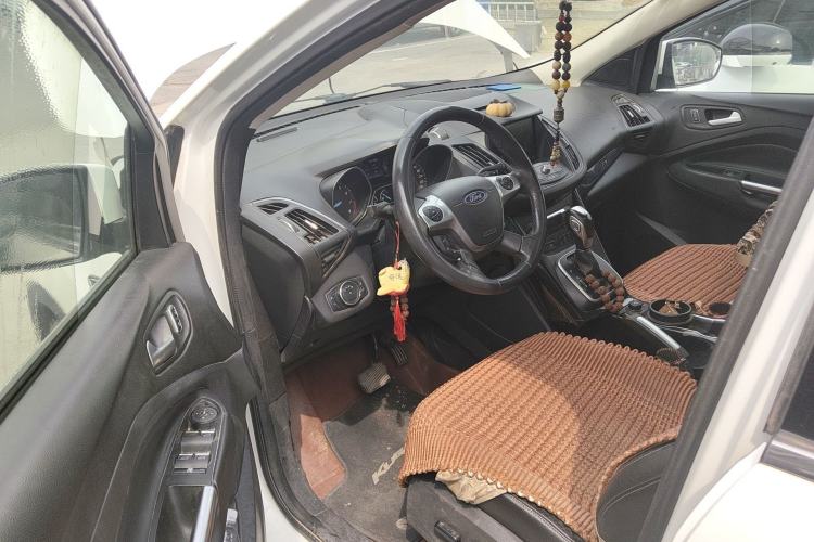 Used Ford Kuga 2015 2.0L GTDi Four-Wheel-Drive Sport Model Driver Seat