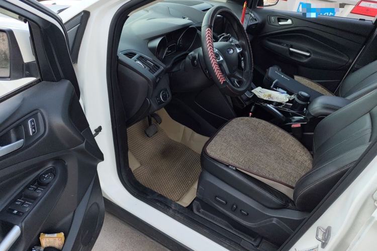 Used Ford Kuga 2015 2.0L GTDi Four-Wheel-Drive Sport Model Driver Seat