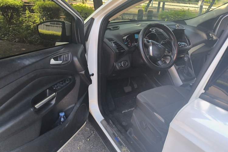 Used Ford Kuga 2015 1.5L GTDi Two-Wheel-Drive Comfort Model Driver Seat