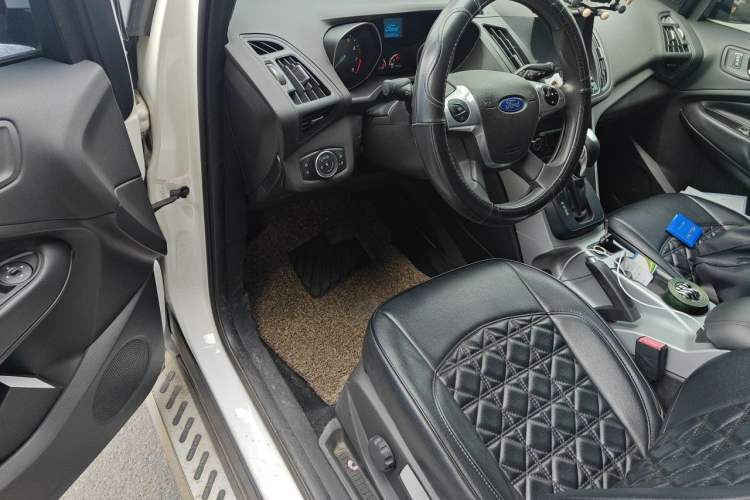 Used Ford Kuga 2015 1.5L GTDi Two-Wheel-Drive Comfort Model Driver Seat
