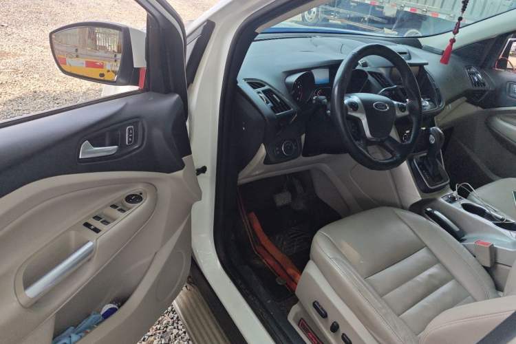 Used Ford Kuga 2015 2.0L GTDi Four-Wheel-Drive Sport Model Driver Seat