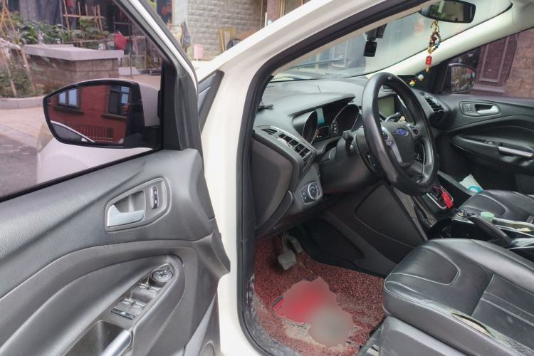Used Ford Kuga 2015 2.0L GTDi Four-Wheel-Drive Sport Model Driver Seat