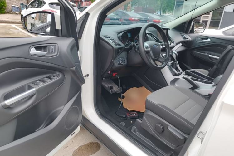 Used Ford Kuga 2015 1.5L GTDi Two-Wheel-Drive Comfort Model Driver Seat