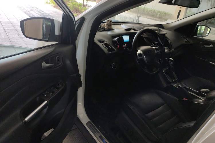 Used Ford Kuga 2015 2.0L GTDi Four-Wheel Drive Prestige Model Driver Seat