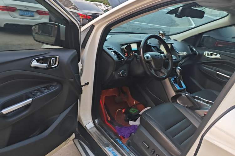Used Ford Kuga 2015 1.5L GTDi Four-Wheel-Drive Elite Model Driver Seat