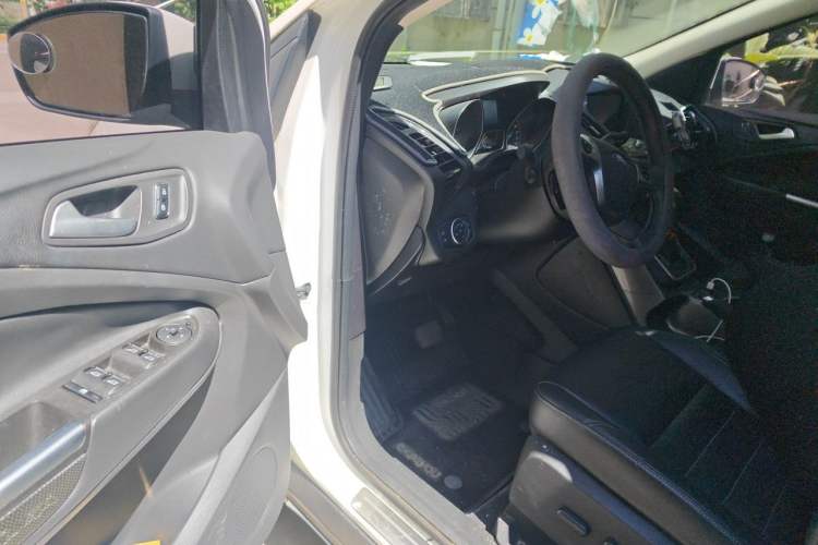 Used Ford Kuga 2015 1.5L GTDi Four-Wheel-Drive Elite Model Driver Seat