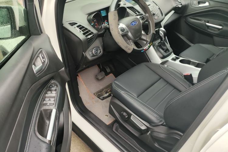 Used Ford Kuga 2015 1.5L GTDi Two-Wheel-Drive Comfort Model Driver Seat