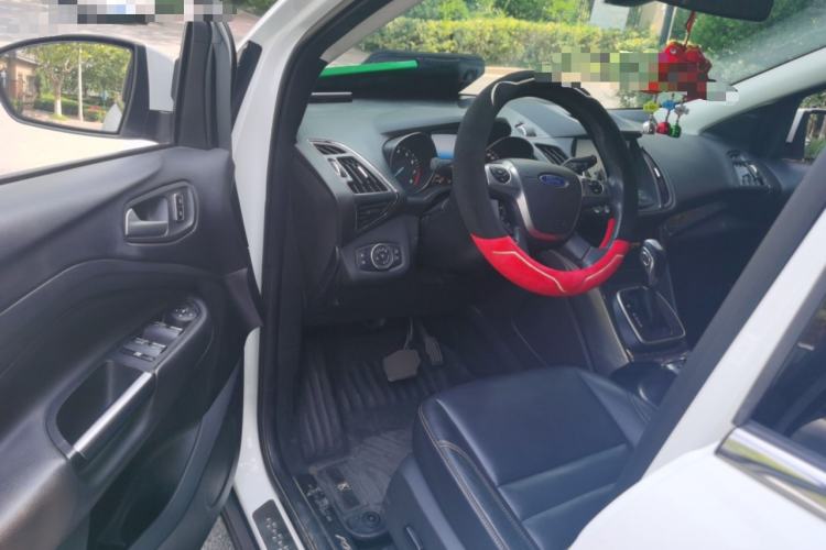 Used Ford Kuga 2015 2.0L GTDi Four-Wheel Drive Elite Model Driver Seat