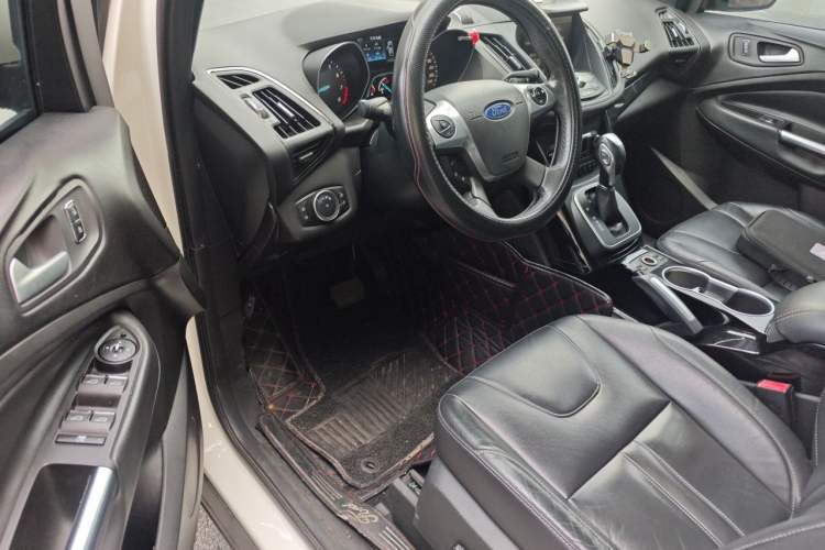 Used Ford Kuga 2015 2.0L GTDi Four-Wheel-Drive Sport Model Driver Seat