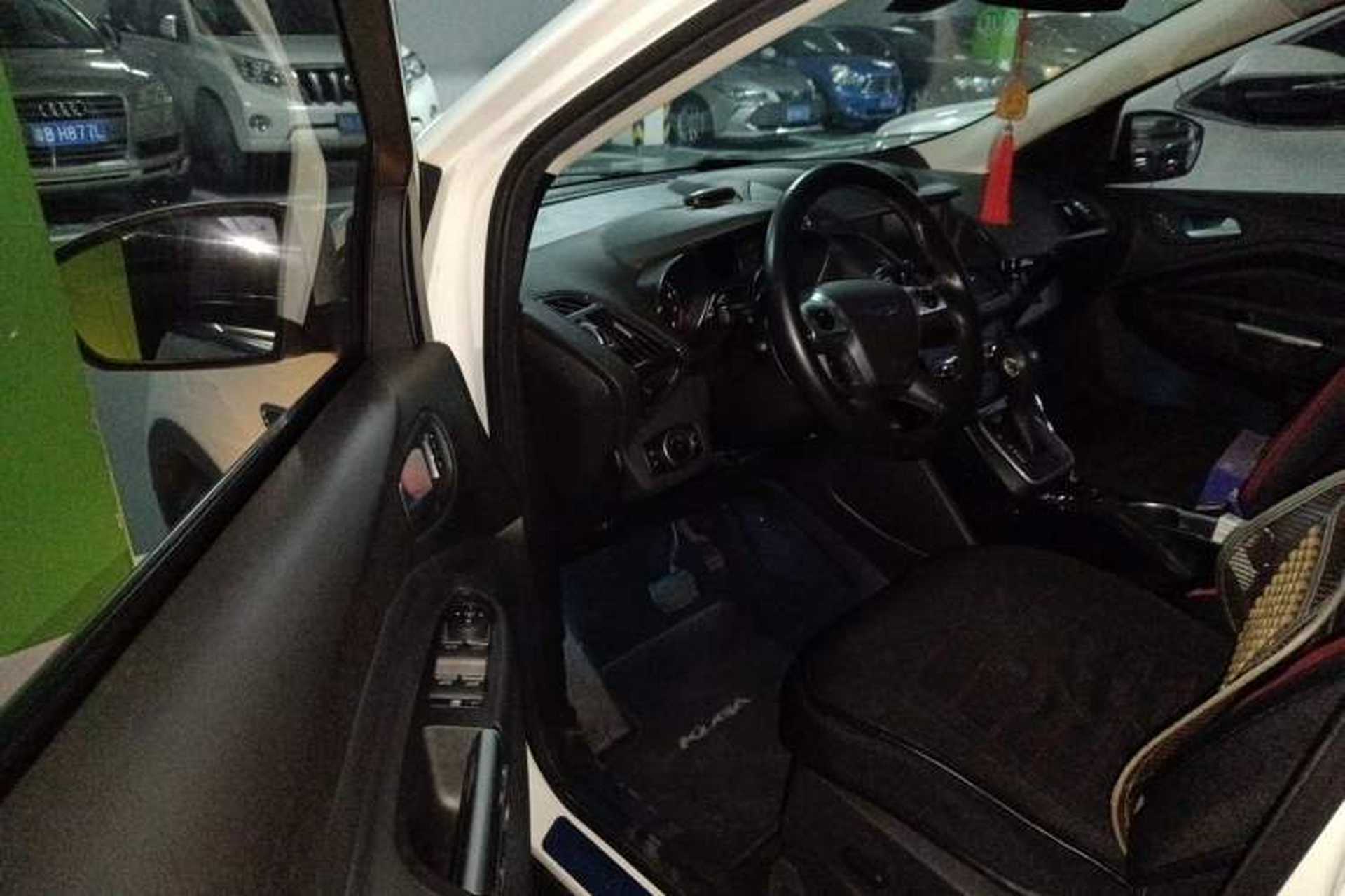 Used Ford Kuga 2015 2.0L GTDi Four-Wheel-Drive Sport Model Driver Seat