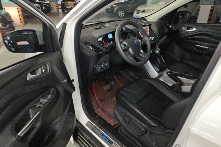 Used Ford Kuga 2015 1.5L GTDi Two-Wheel-Drive Comfort Model Driver Seat