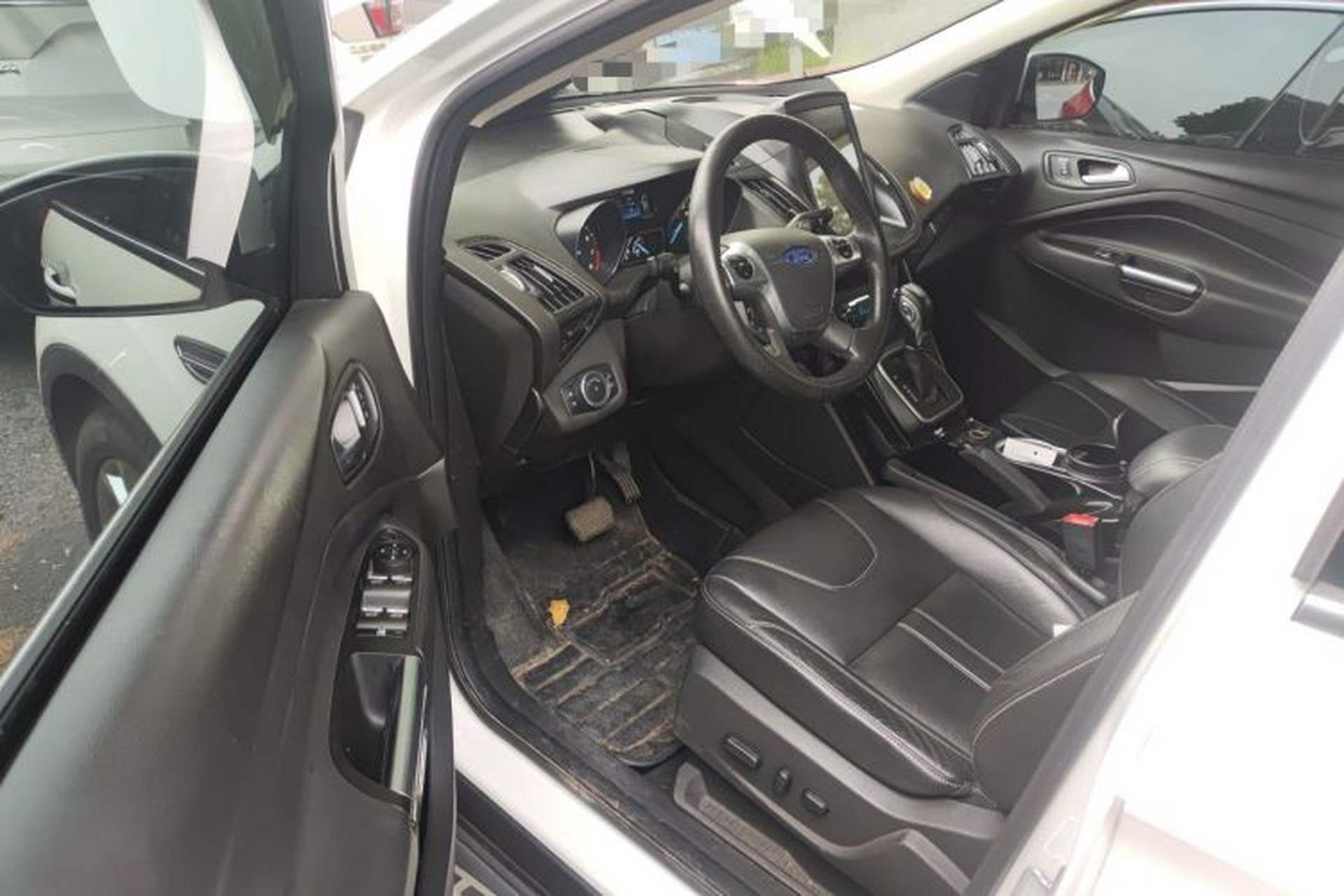 Used Ford Kuga 2015 2.0L GTDi Four-Wheel-Drive Sport Model Driver Seat