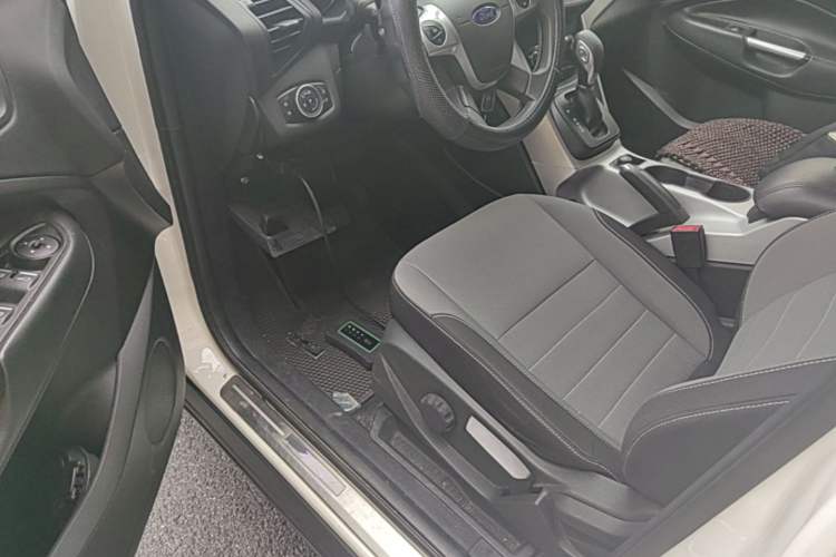Used Ford Kuga 2015 1.5L GTDi Two-Wheel-Drive Comfort Model Driver Seat