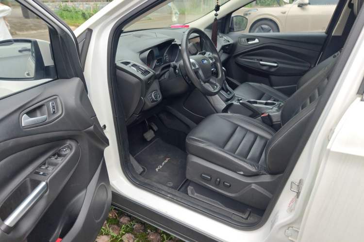 Used Ford Kuga 2015 2.0L GTDi Four-Wheel Drive Elite Model Driver Seat