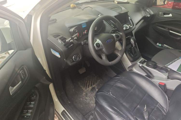 Used Ford Kuga 2015 1.5L GTDi Two-Wheel-Drive Comfort Model Driver Seat