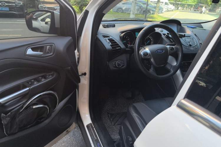 Used Ford Kuga 2015 1.5L GTDi Two-Wheel Drive Fashion Edition Driver Seat
