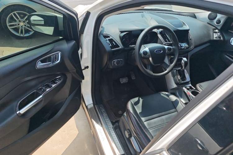 Used Ford Kuga 2015 1.5L GTDi Two-Wheel-Drive Comfort Model Driver Seat