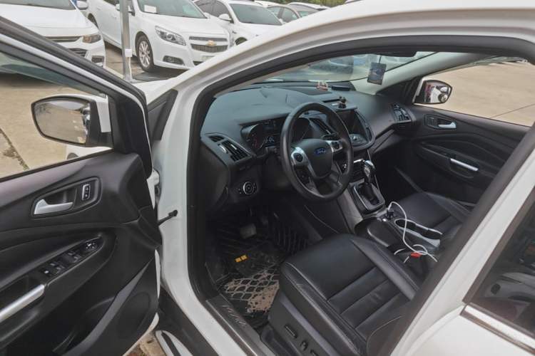 Used Ford Kuga 2015 2.0L GTDi Four-Wheel Drive Elite Model Driver Seat