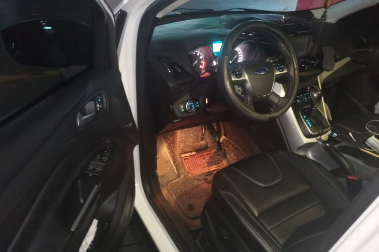 Used Ford Kuga 2015 1.5L GTDi Two-Wheel-Drive Comfort Model Driver Seat