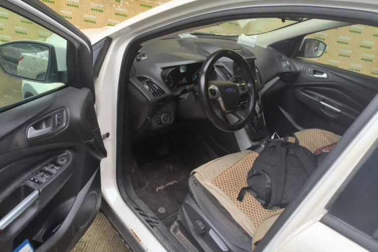 Used Ford Kuga 2015 1.5L GTDi Two-Wheel-Drive Comfort Model Driver Seat