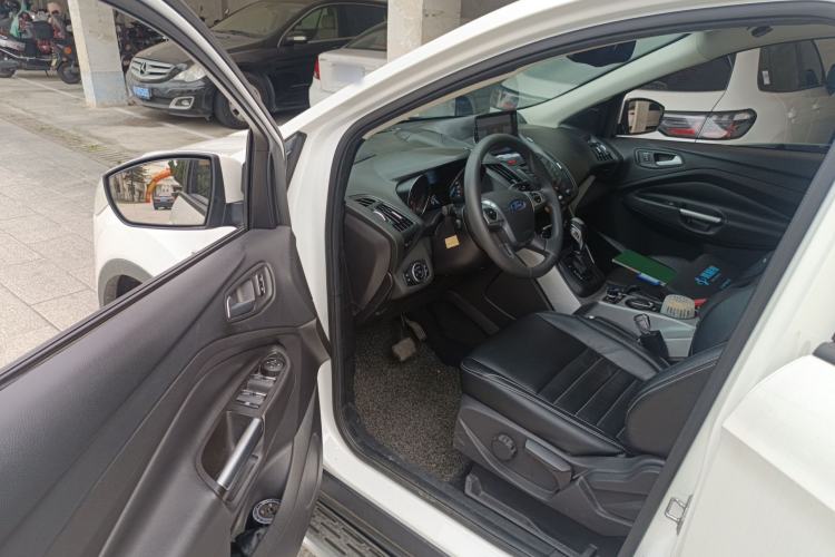 Used Ford Kuga 2015 1.5L GTDi Two-Wheel-Drive Comfort Model Driver Seat