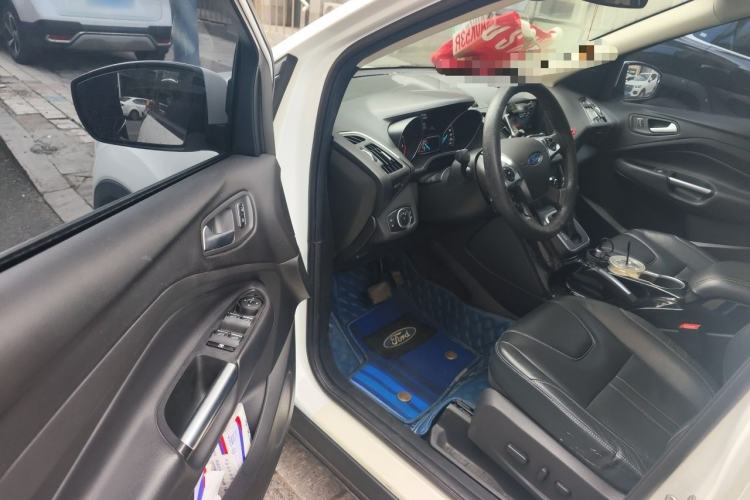 Used Ford Kuga 2015 2.0L GTDi Four-Wheel-Drive Sport Model Driver Seat