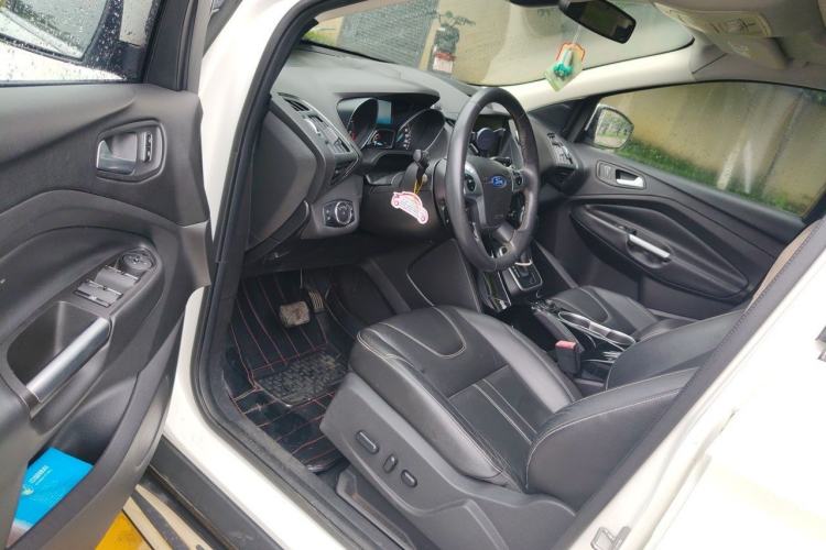 Used Ford Kuga 2015 2.0L GTDi Four-Wheel-Drive Sport Model Driver Seat