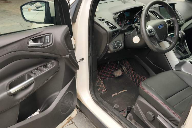 Used Ford Kuga 2015 1.5L GTDi Two-Wheel-Drive Comfort Model Driver Seat