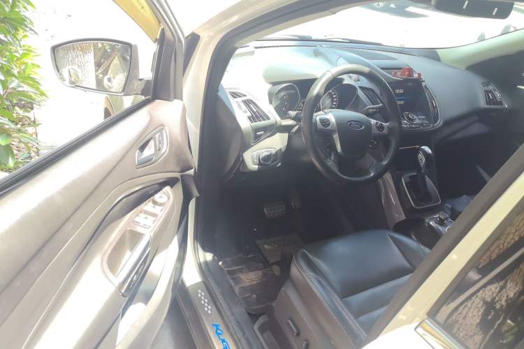 Used Ford Kuga 2015 2.0L GTDi Four-Wheel Drive Prestige Model Driver Seat