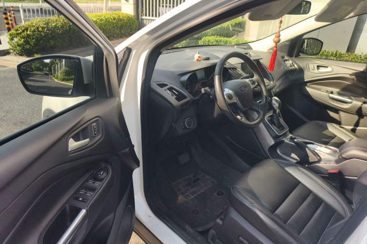 Used Ford Kuga 2015 2.0L GTDi Four-Wheel Drive Elite Model Driver Seat