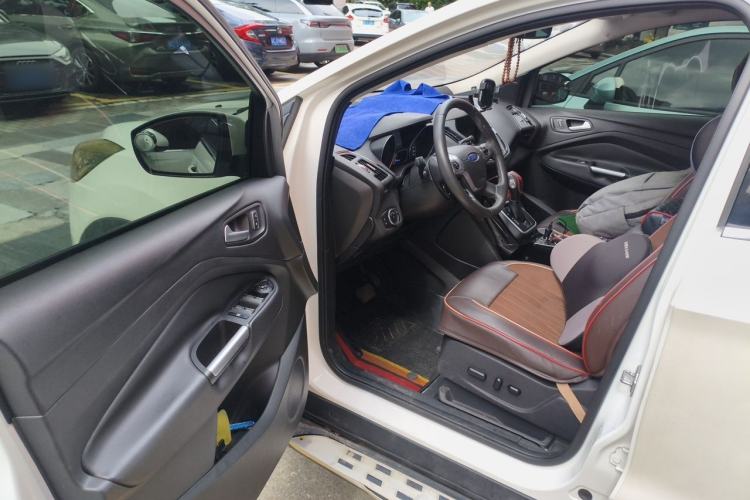 Used Ford Kuga 2015 2.0L GTDi Four-Wheel-Drive Sport Model Driver Seat